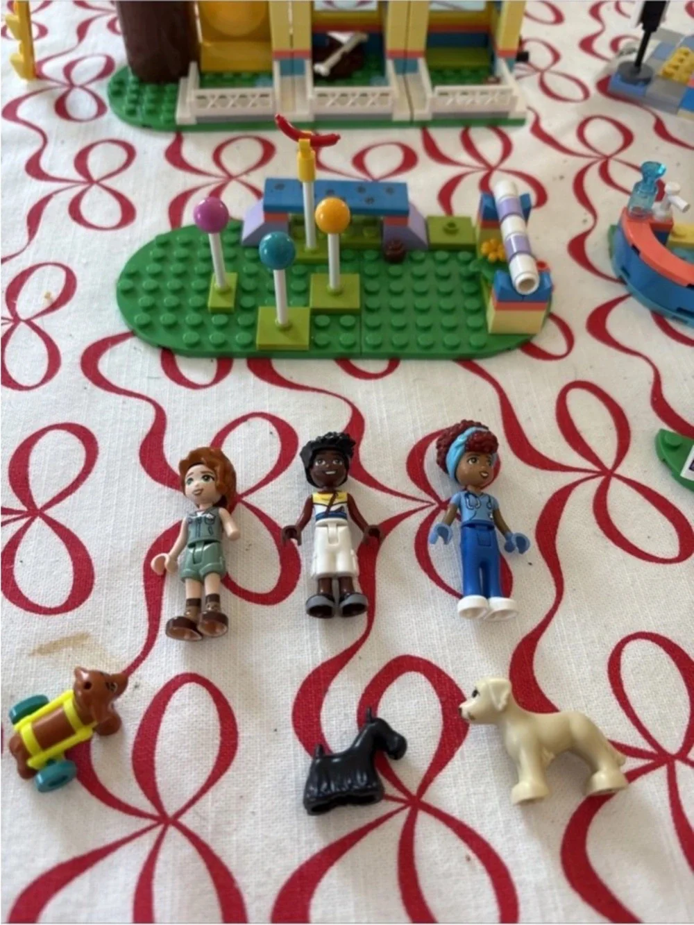 LEGO Friends dog rescue center - Picture 3 of 8